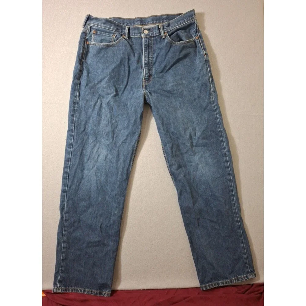 Levis 550 Jeans Mens 38/32 Medium Blue Denim Straight Fit Cowboy Work Outside